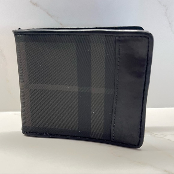 Men's Burberry Wallet - Picture 1 of 12